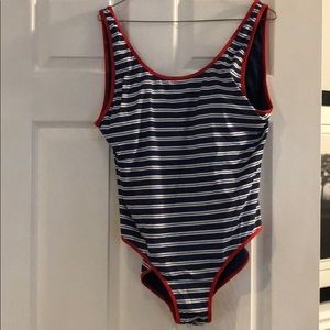NWOT Vineyard Vines red, white and blue swimsuit